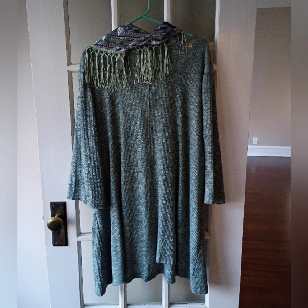 Catherines Women's Plus Size Impossibly Soft Tunic & Scarf Duet 2X - Picture 12 of 15